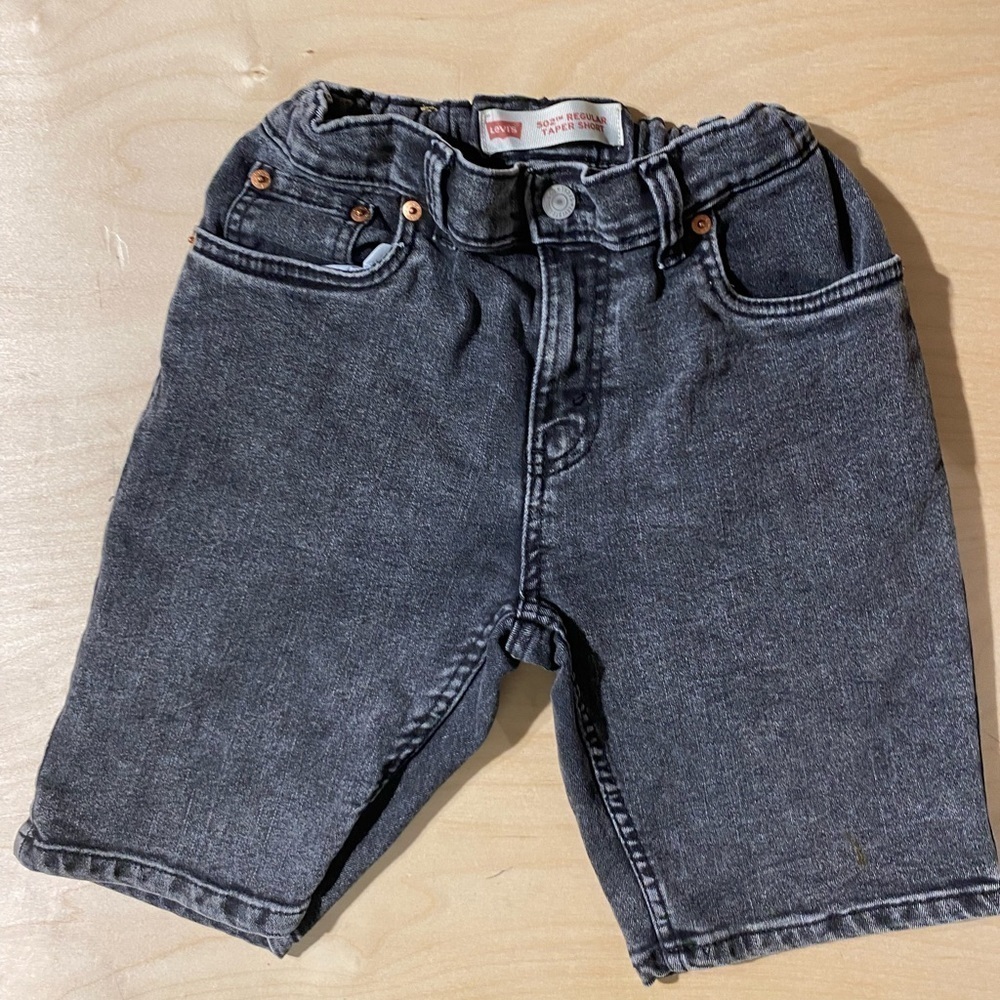 502 Levi’s Taper Short Jeans 16 Reg Waist 28 (HS)